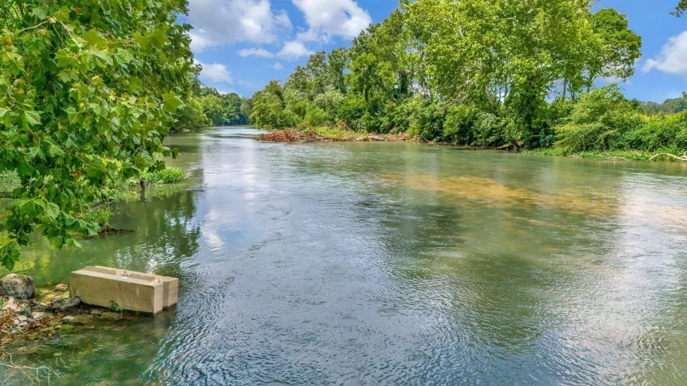 1076 Hwy 13 North Lobelville, TN 37097