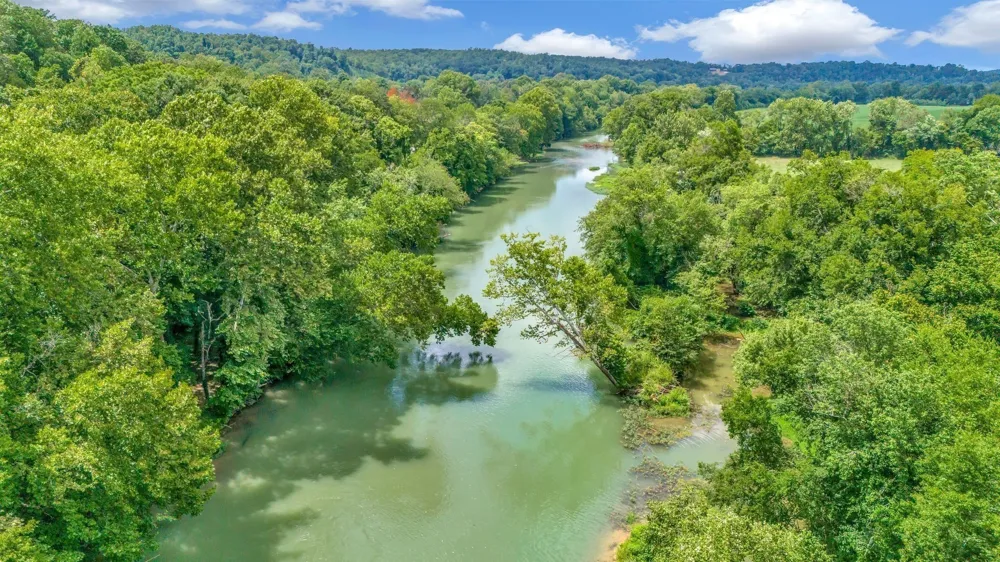 1076 Hwy 13 North Lobelville, TN 37097