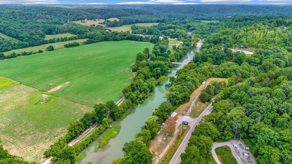 1076 Hwy 13 North Lobelville, TN 37097