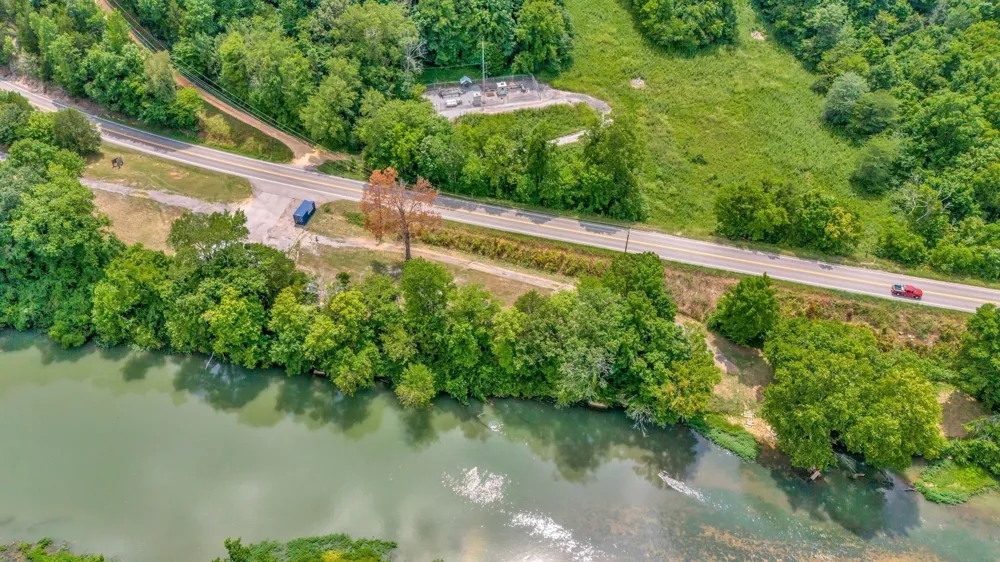 1076 Hwy 13 North Lobelville, TN 37097