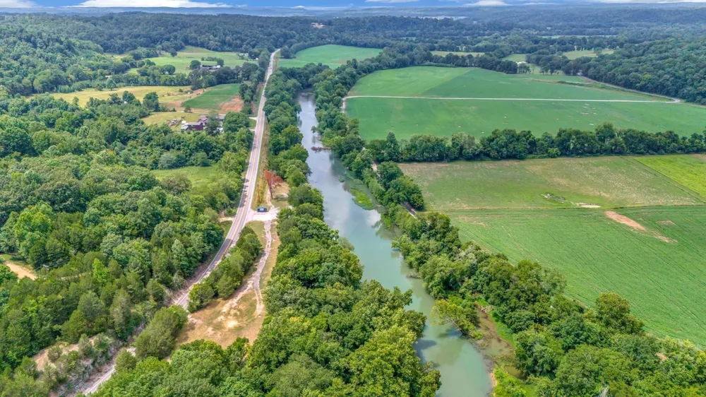 1076 Hwy 13 North Lobelville, TN 37097