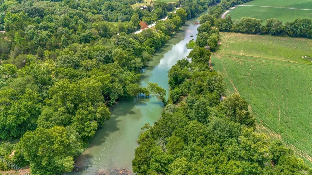 1076 Hwy 13 North Lobelville, TN 37097