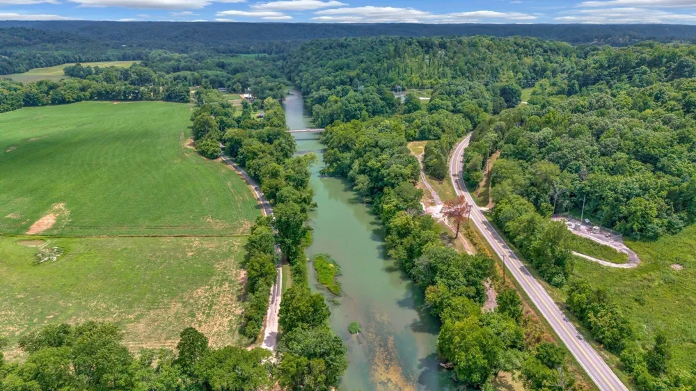 1076 Hwy 13 North Lobelville, TN 37097