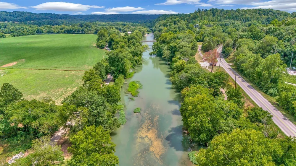 1076 Hwy 13 North Lobelville, TN 37097
