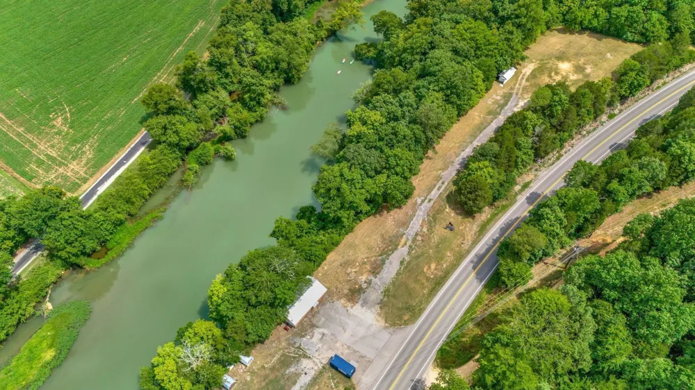 1076 Hwy 13 North Lobelville, TN 37097