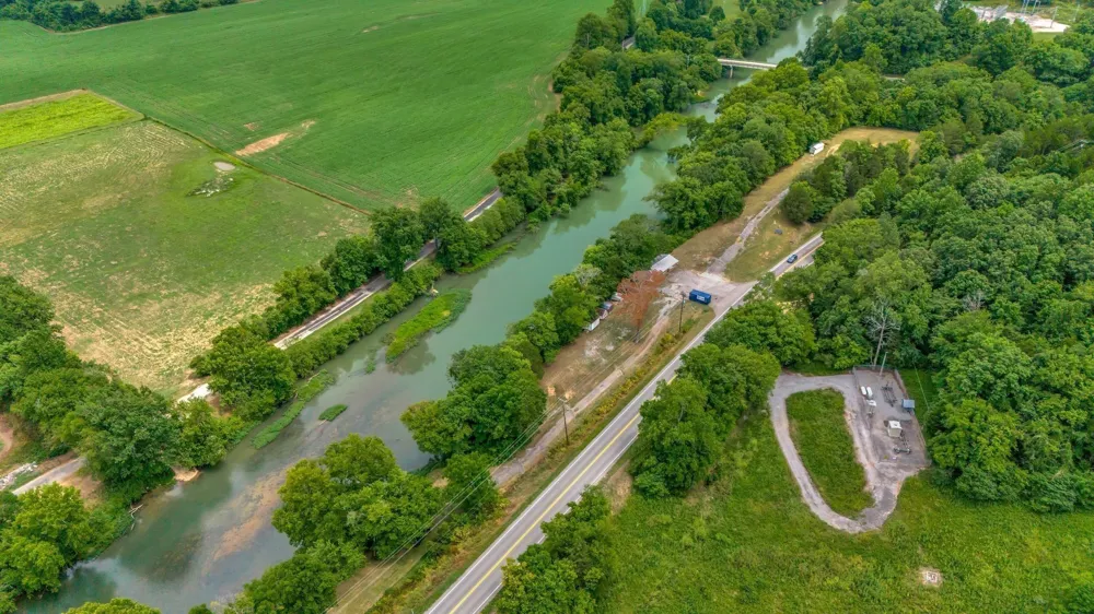 1076 Hwy 13 North Lobelville, TN 37097