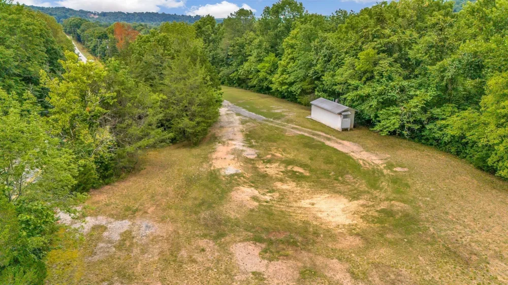1076 Hwy 13 North Lobelville, TN 37097