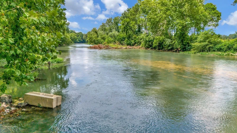 1076 Hwy 13 North Lobelville, TN 37097