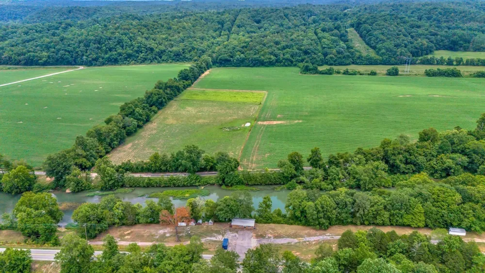 1076 Hwy 13 North Lobelville, TN 37097