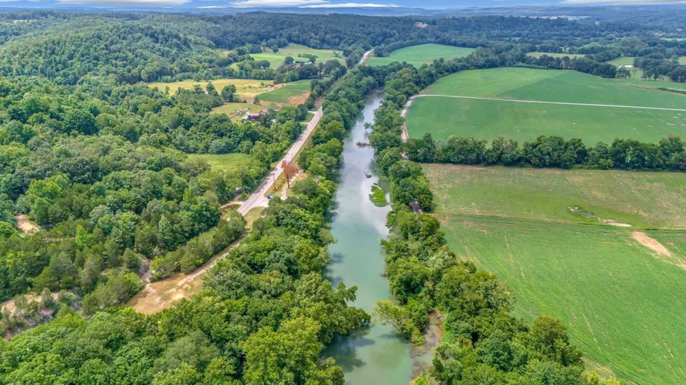 1076 Hwy 13 North Lobelville, TN 37097