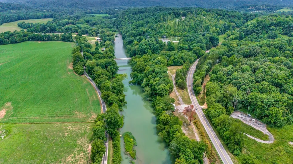 1076 Hwy 13 North Lobelville, TN 37097