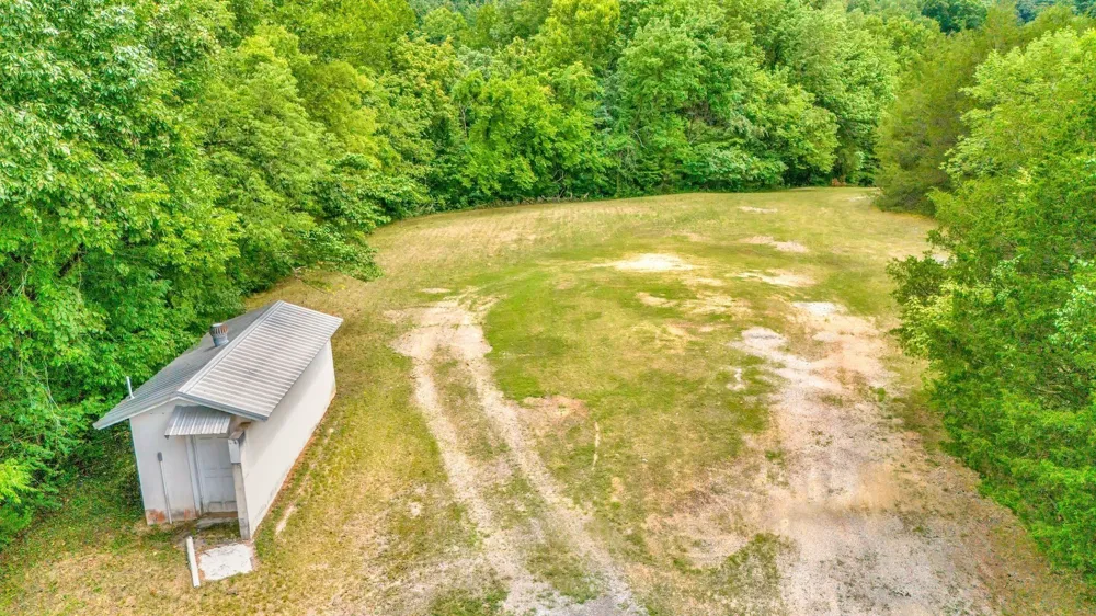 1076 Hwy 13 North Lobelville, TN 37097
