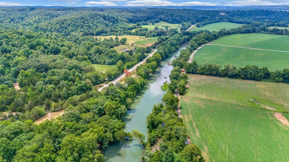 1076 Hwy 13 North Lobelville, TN 37097