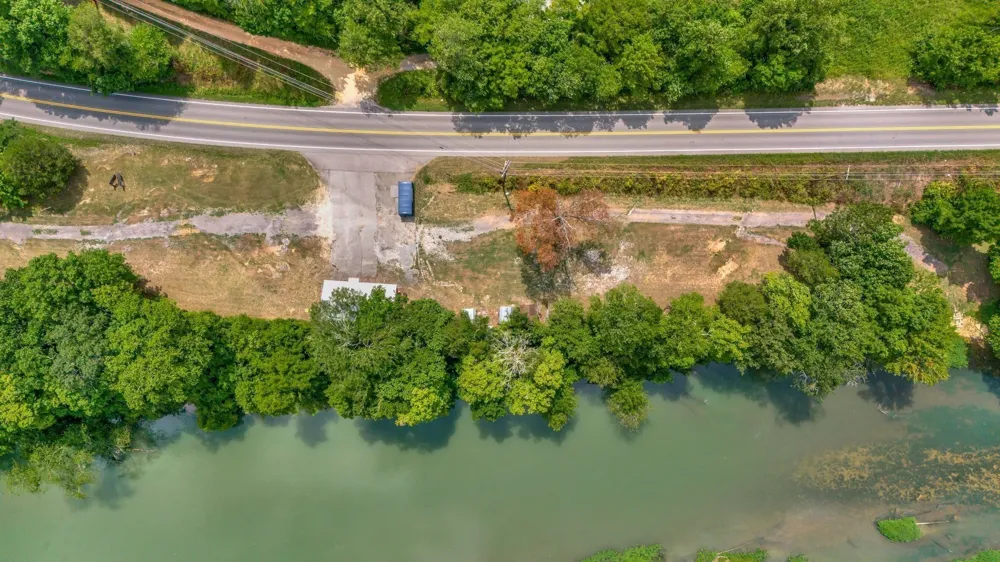 1076 Hwy 13 North Lobelville, TN 37097
