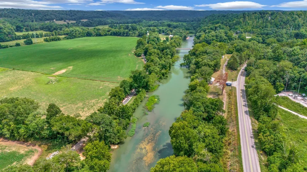 1076 Hwy 13 North Lobelville, TN 37097