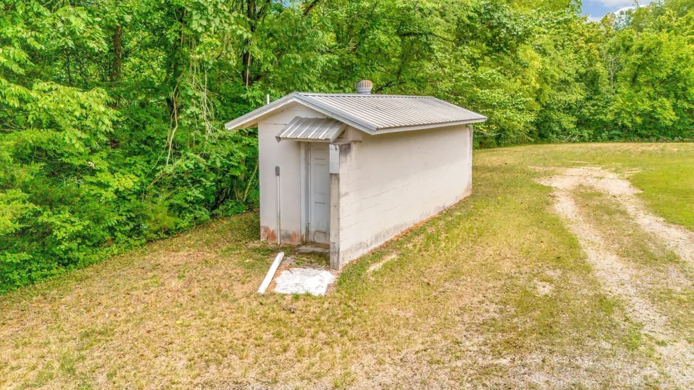 1076 Hwy 13 North Lobelville, TN 37097