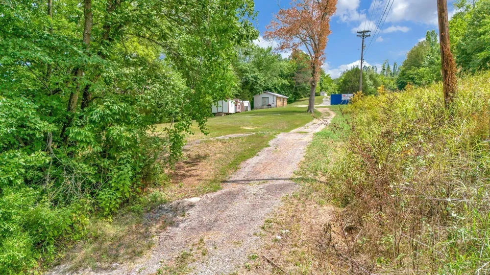 1076 Hwy 13 North Lobelville, TN 37097
