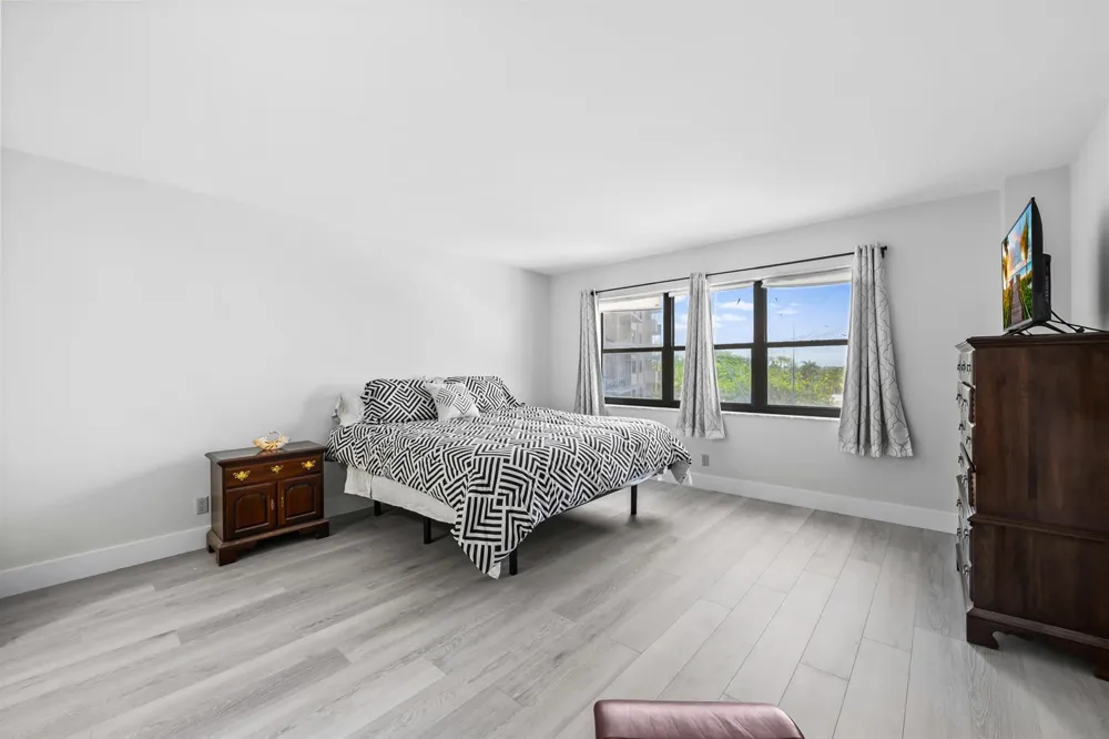 5100 Ocean Boulevard #502 Lauderdale By The Sea, FL 33308