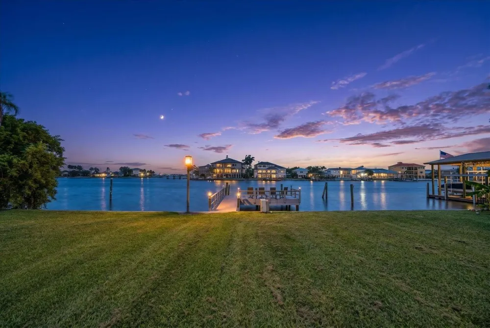 220 HARBOR VIEW LANE Largo, FL 33770