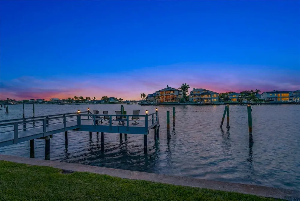 220 HARBOR VIEW LANE Largo, FL 33770