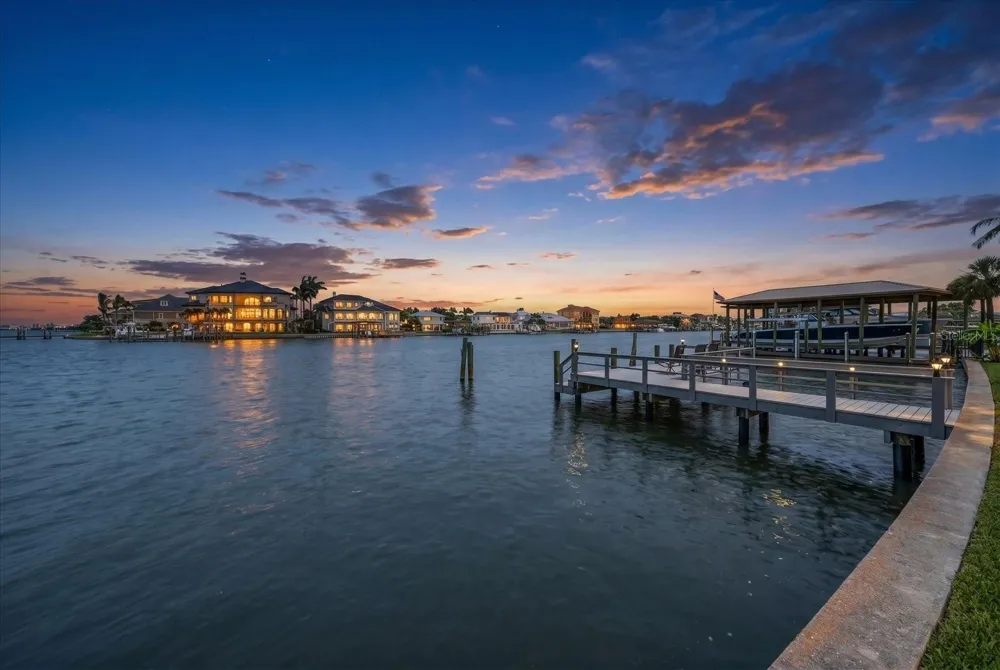 220 HARBOR VIEW LANE Largo, FL 33770