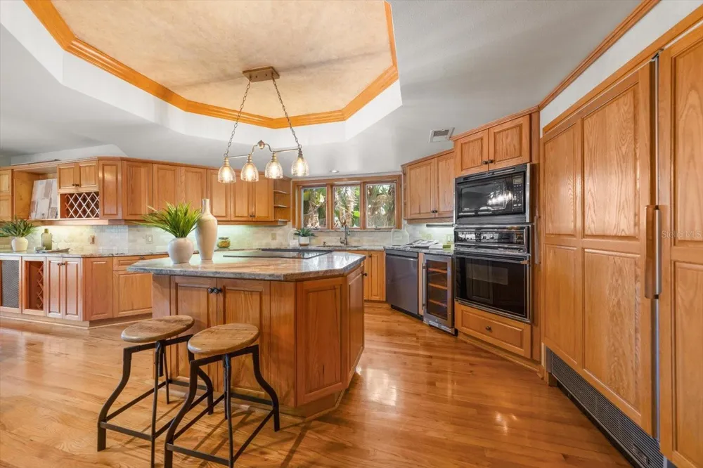 220 HARBOR VIEW LANE Largo, FL 33770