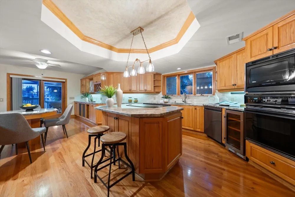 220 HARBOR VIEW LANE Largo, FL 33770
