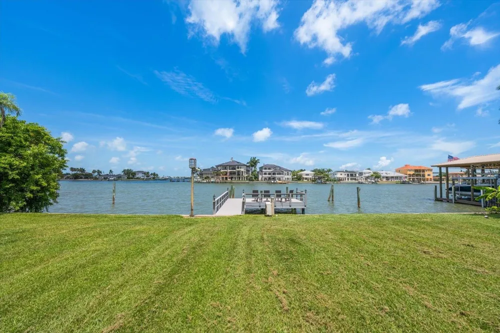 220 HARBOR VIEW LANE Largo, FL 33770