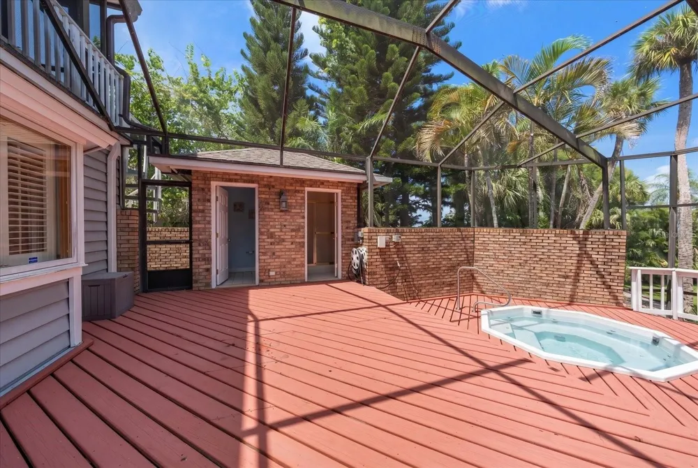 220 HARBOR VIEW LANE Largo, FL 33770