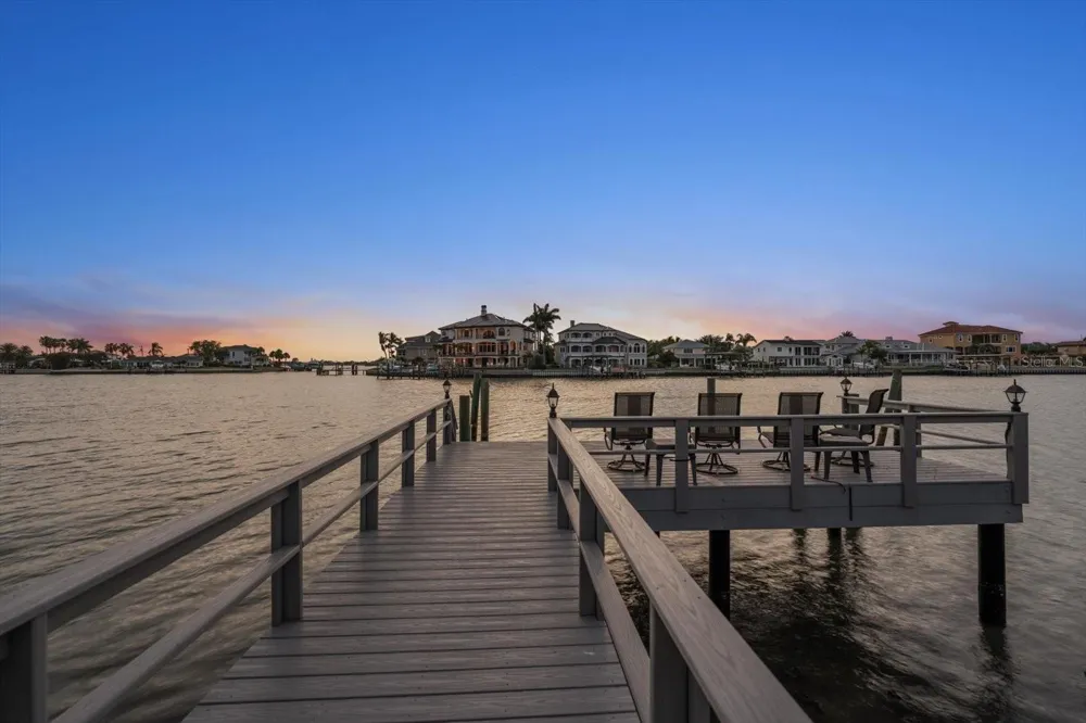 220 HARBOR VIEW LANE Largo, FL 33770