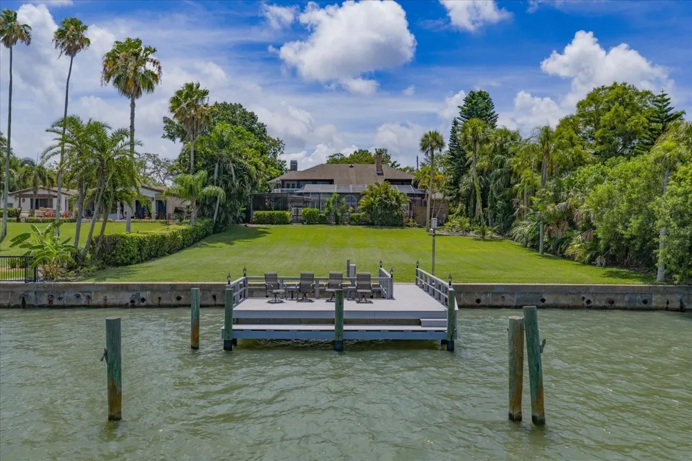 220 HARBOR VIEW LANE Largo, FL 33770