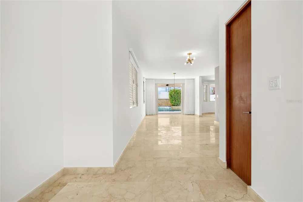J9 CALLE NATALIA Trujillo Alto, PR 00976