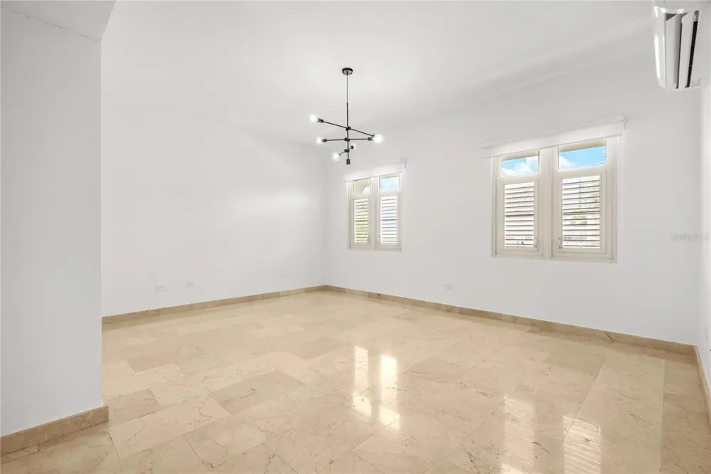 J9 CALLE NATALIA Trujillo Alto, PR 00976