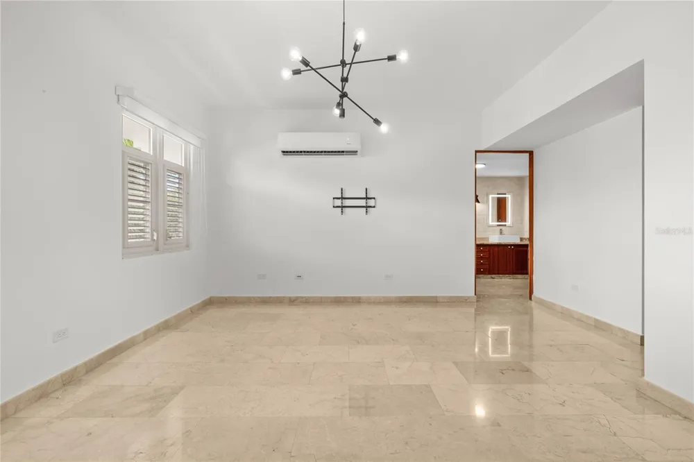J9 CALLE NATALIA Trujillo Alto, PR 00976