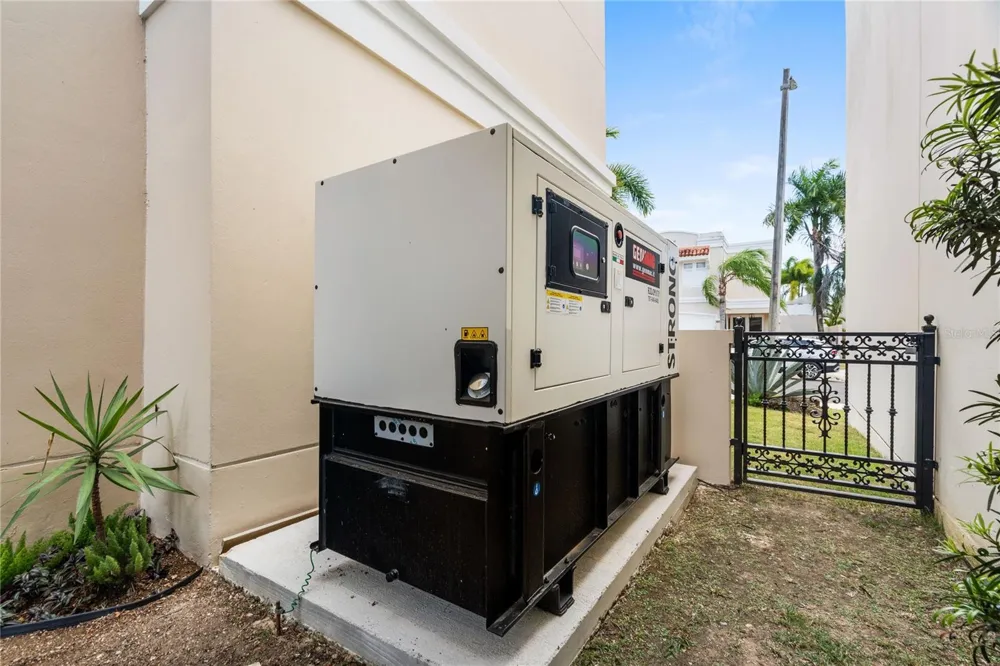 J9 CALLE NATALIA Trujillo Alto, PR 00976