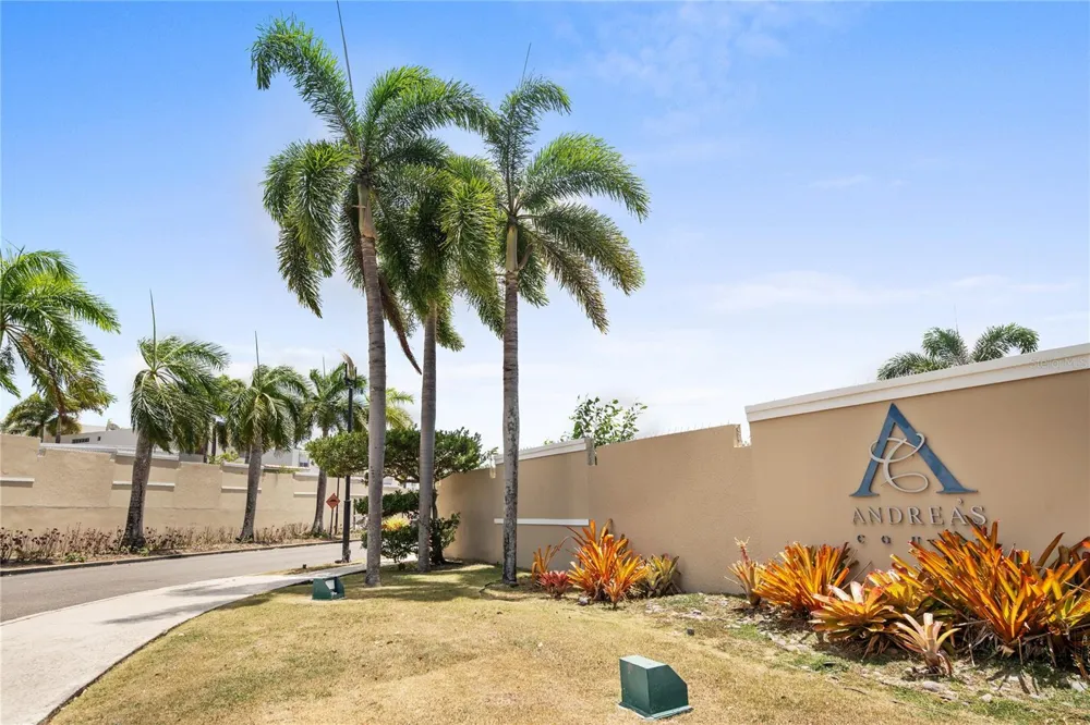 J9 CALLE NATALIA Trujillo Alto, PR 00976