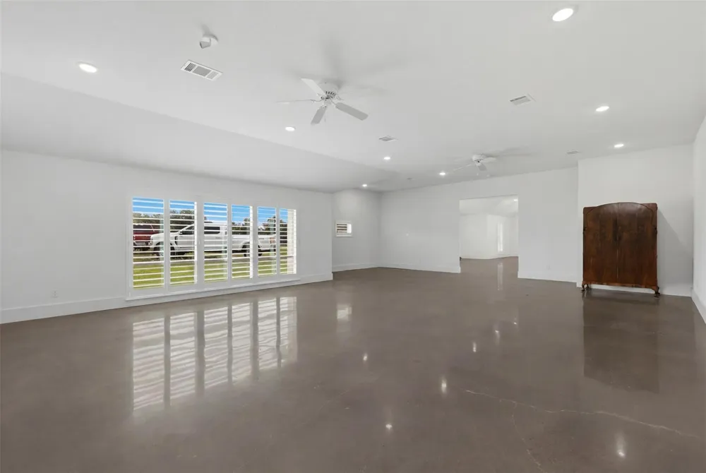 1589 County Road 252 Anderson, TX 77830