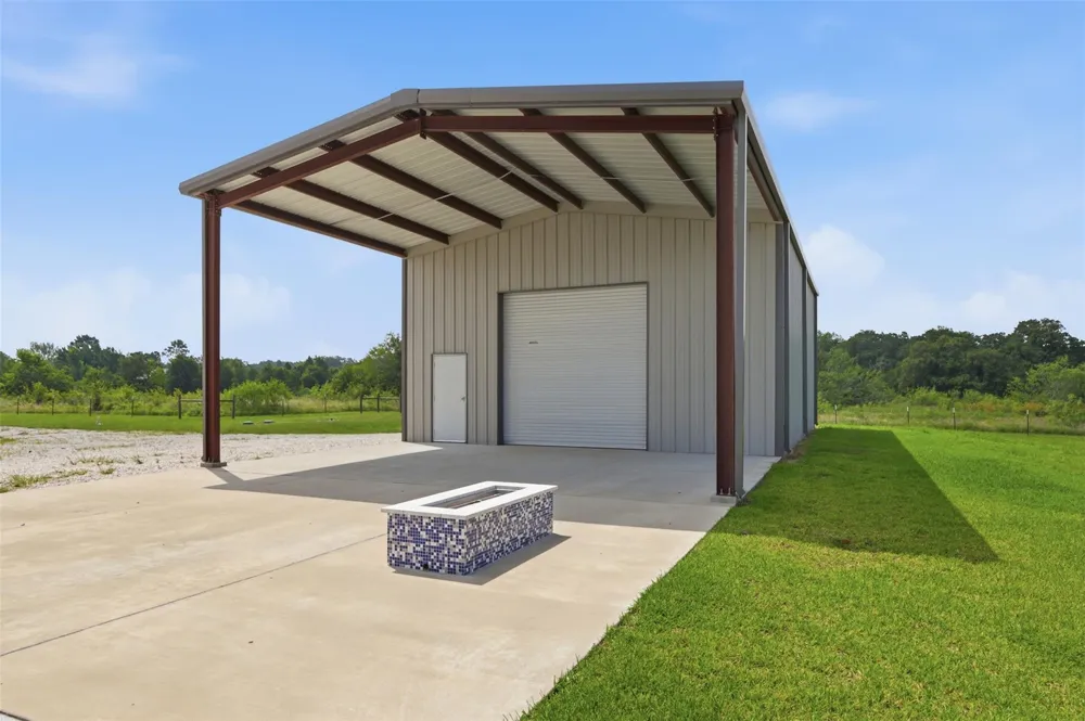 1589 County Road 252 Anderson, TX 77830