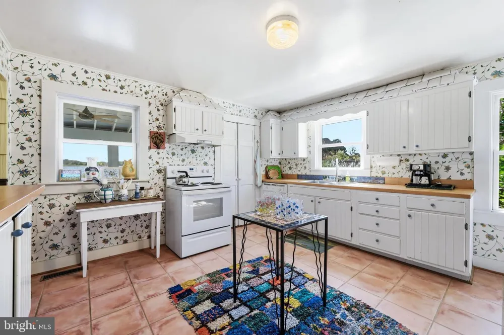 6355 BOZMAN NEAVITT Neavitt, MD 21652