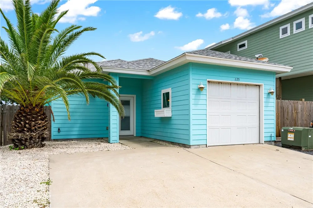 225 Port Lavaca Street Port Aransas, TX 78373