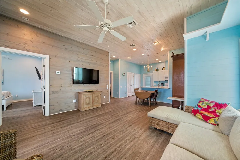225 Port Lavaca Street Port Aransas, TX 78373