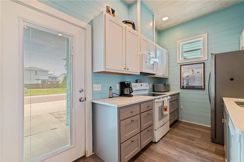 225 Port Lavaca Street Port Aransas, TX 78373
