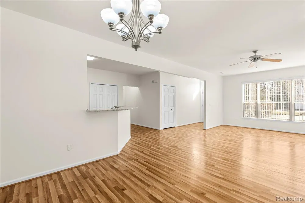 17104 Chesapeake Circle Commerce Charter Township, MI 48390