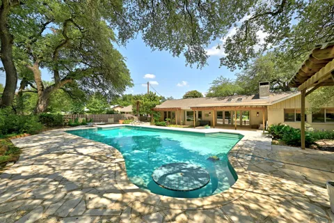 8608 Crest Ridge Circle