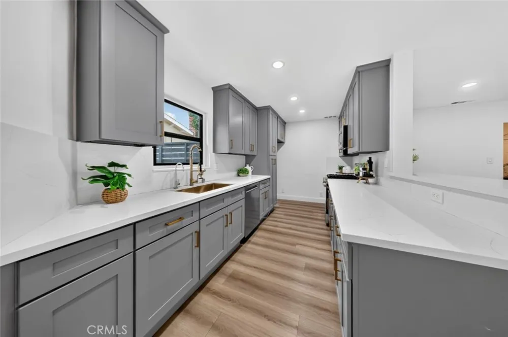 7907 Satsuma Sun Valley, CA 91352