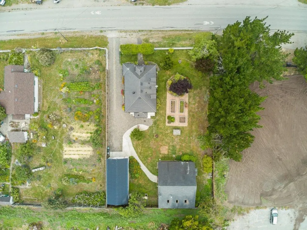 527 North Street Pescadero, CA 94060