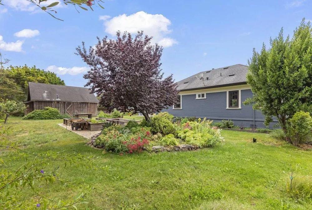 527 North Street Pescadero, CA 94060