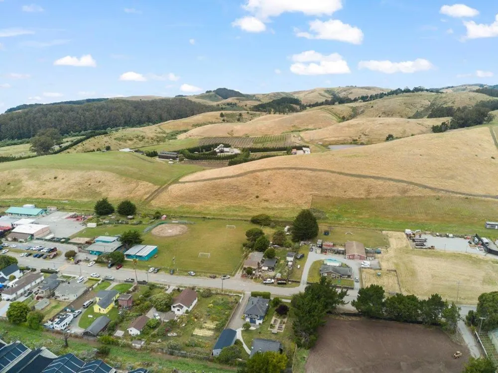 527 North Street Pescadero, CA 94060