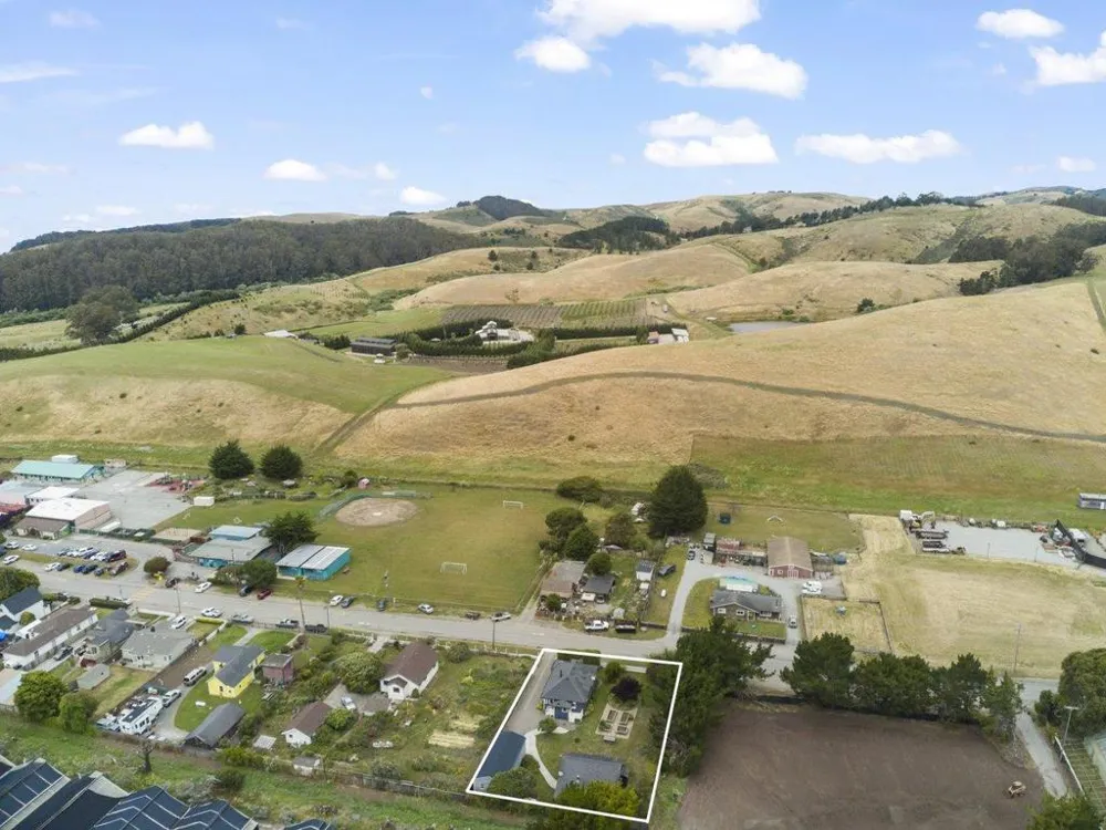 527 North Street Pescadero, CA 94060