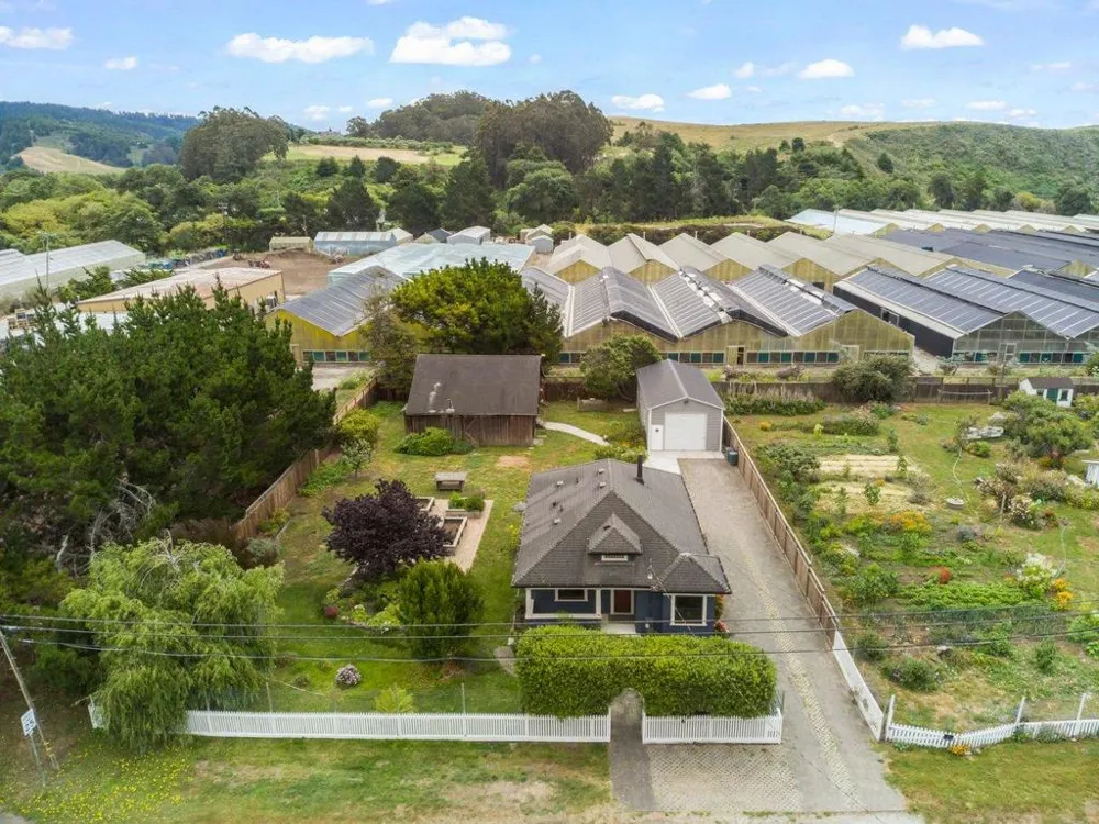 527 North Street Pescadero, CA 94060